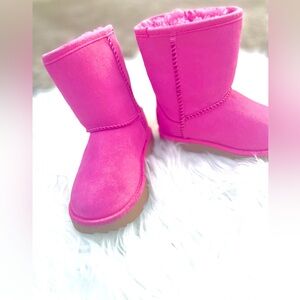 Gently Worn Toddler Pink Classic Short II Ugg Boot